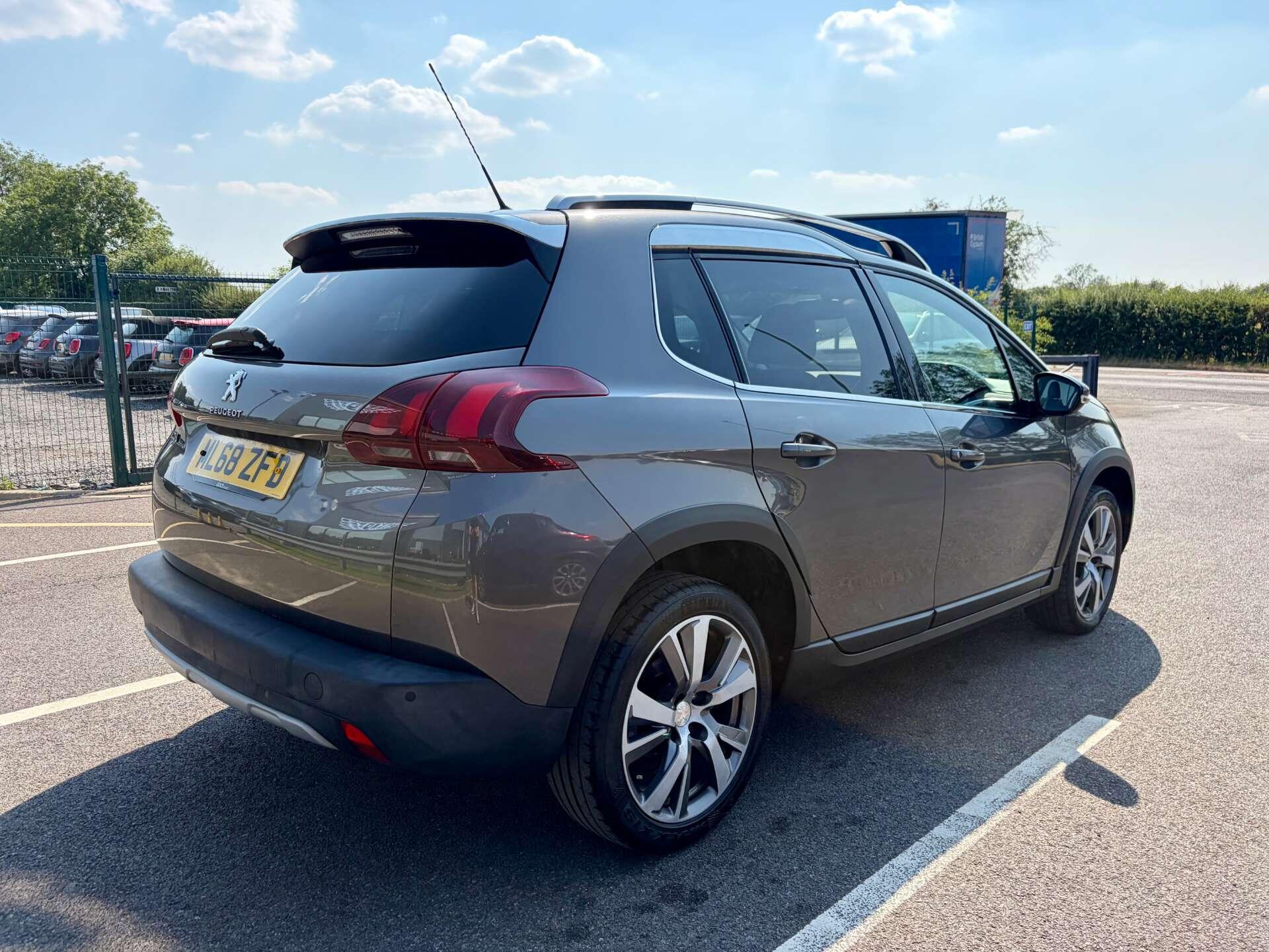 Peugeot 2008 view 8
