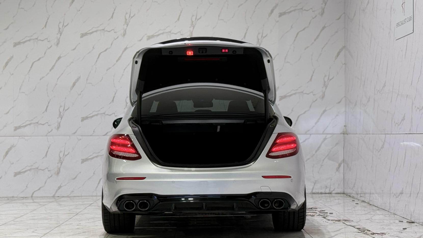 Mercedes-Benz E Class view 49