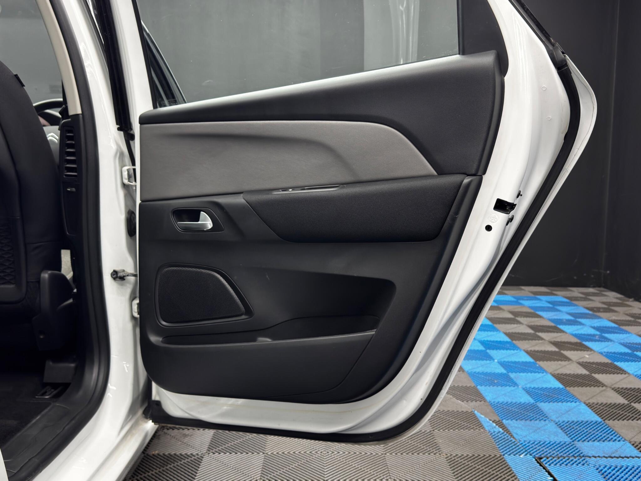 Citroen C4 Picasso view 37
