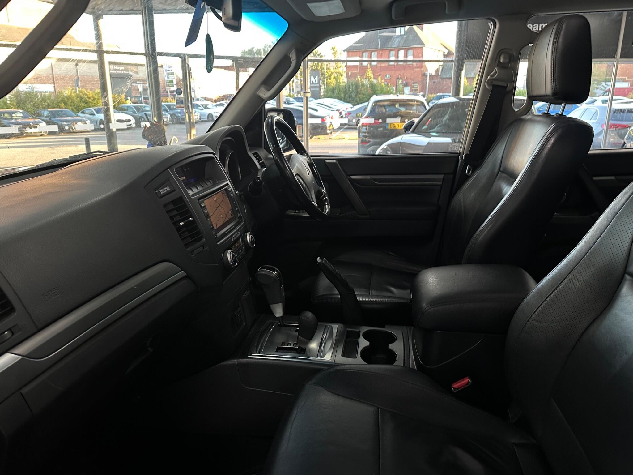 Mitsubishi Shogun view 33