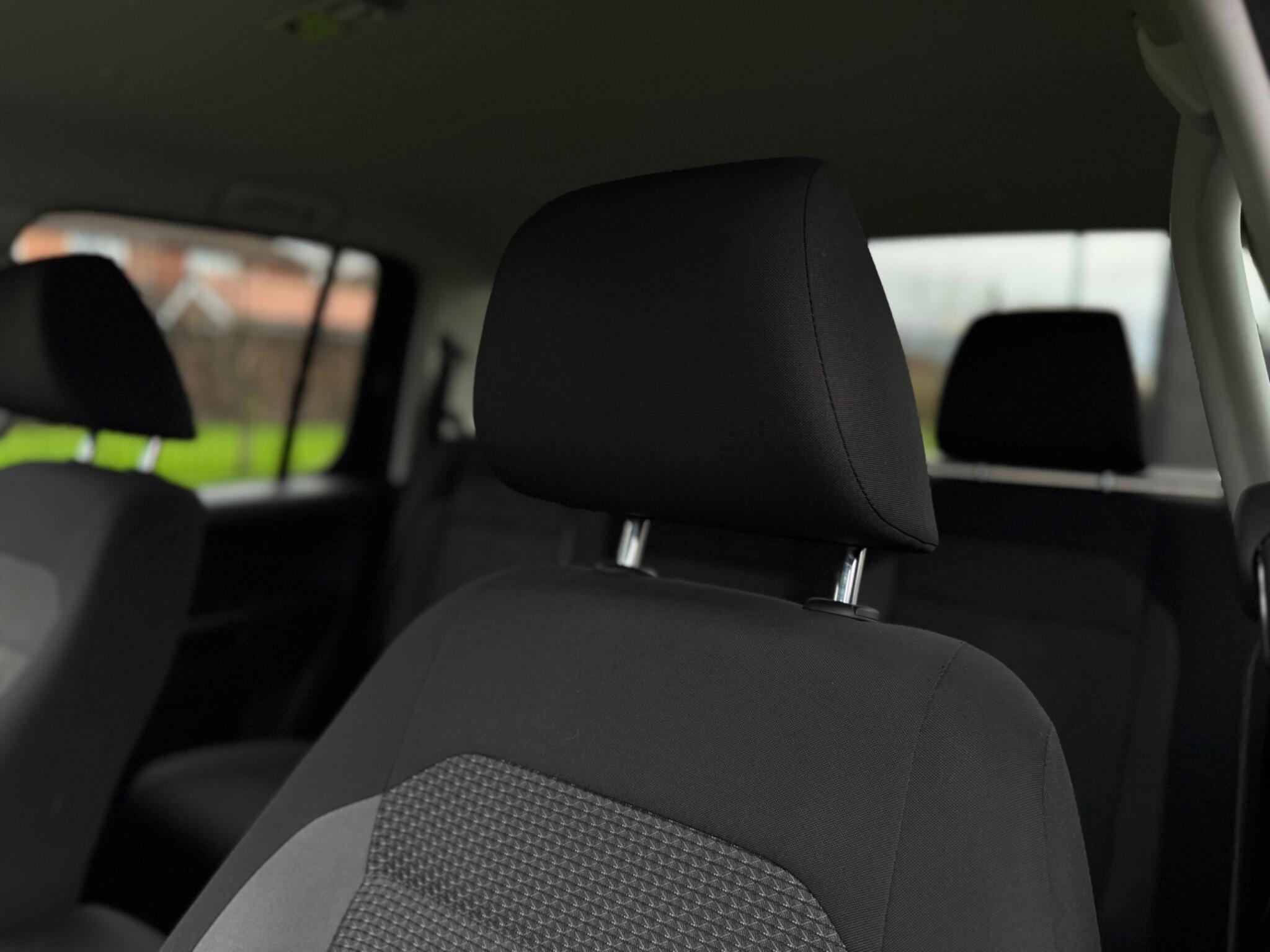Volkswagen Amarok view 29