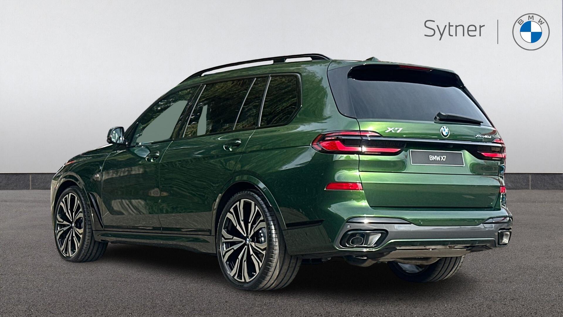 BMW X7 view 2