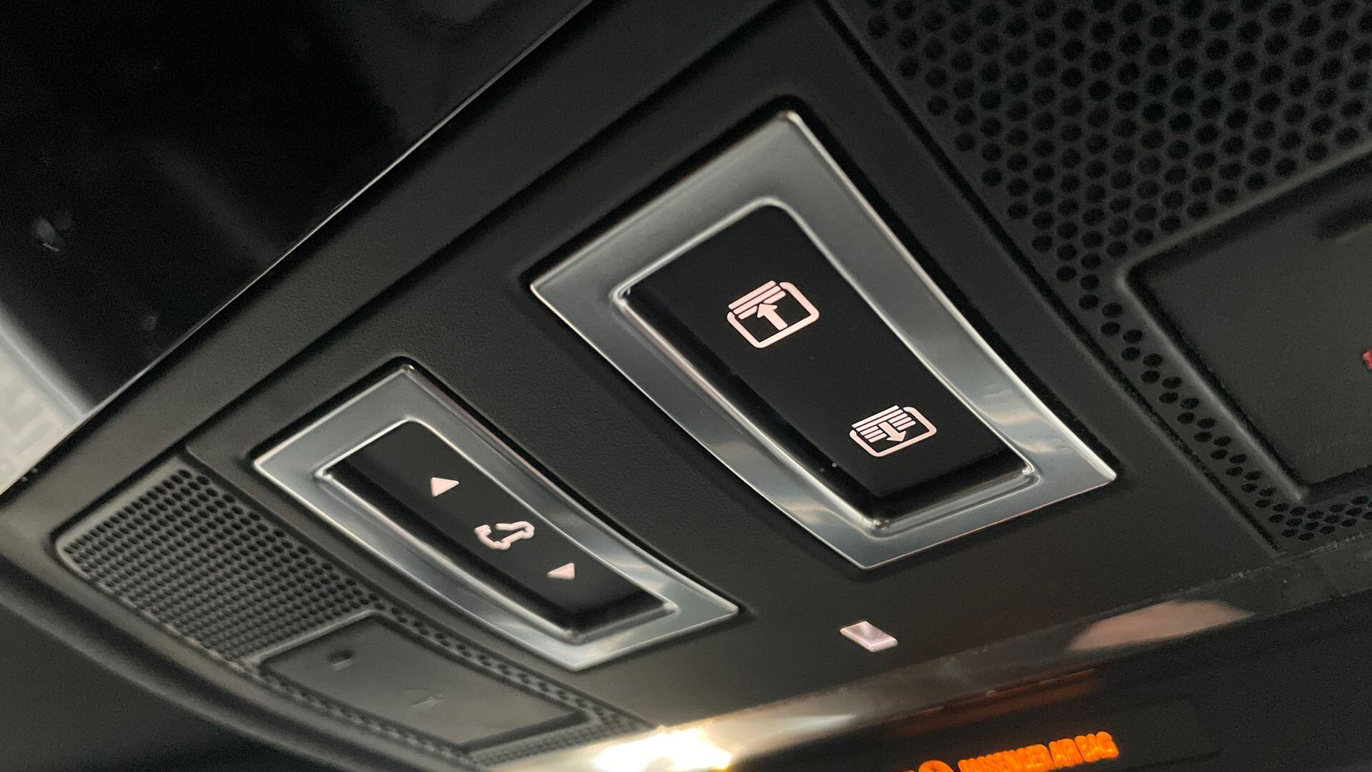 Land Rover Defender view 23