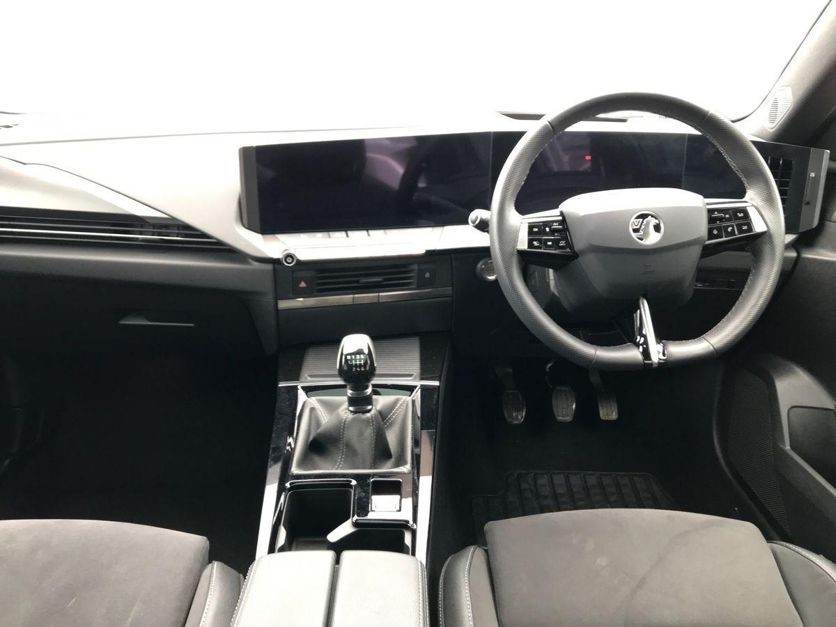 Vauxhall Astra view 4