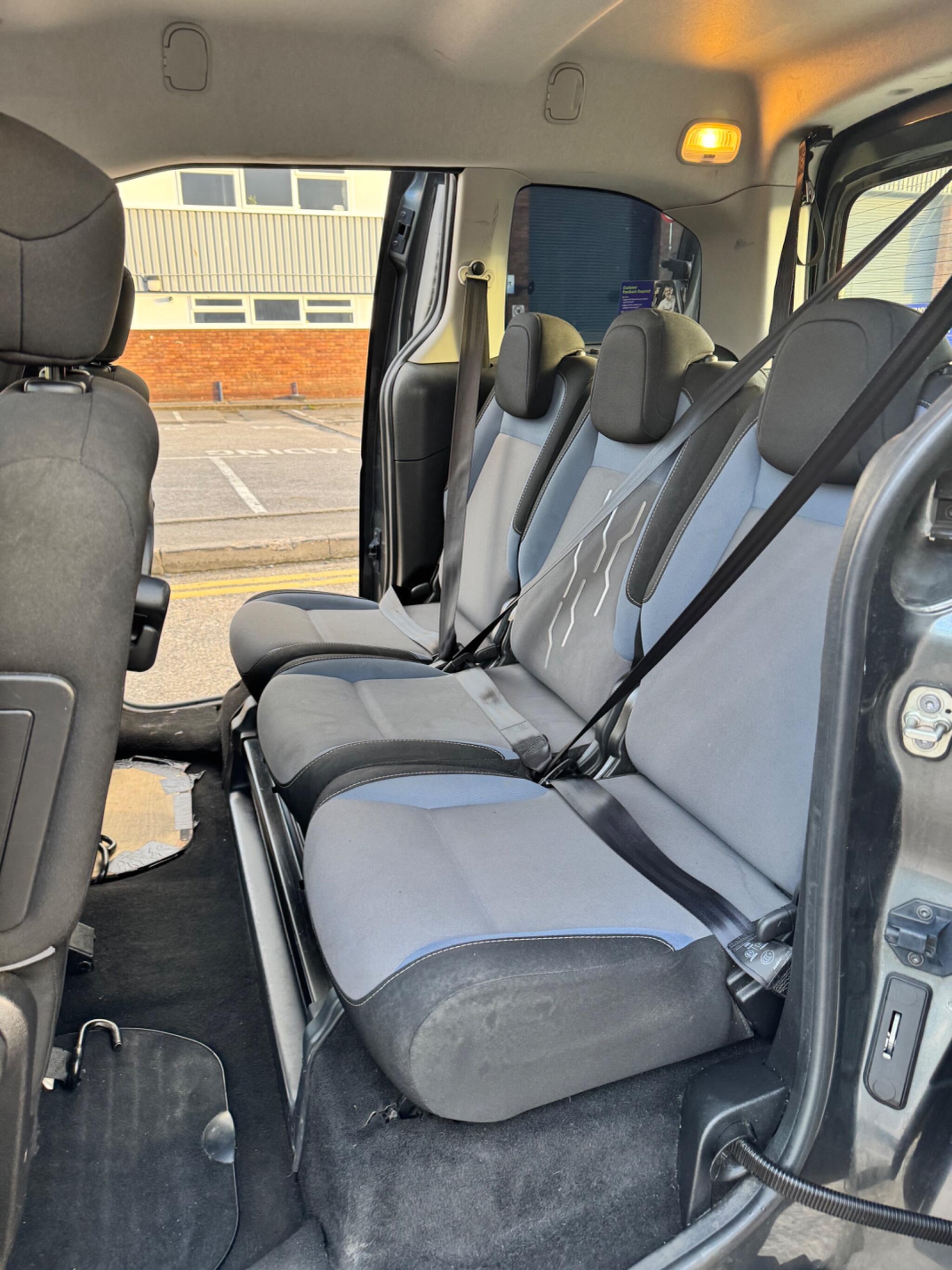 Peugeot Partner Tepee view 26
