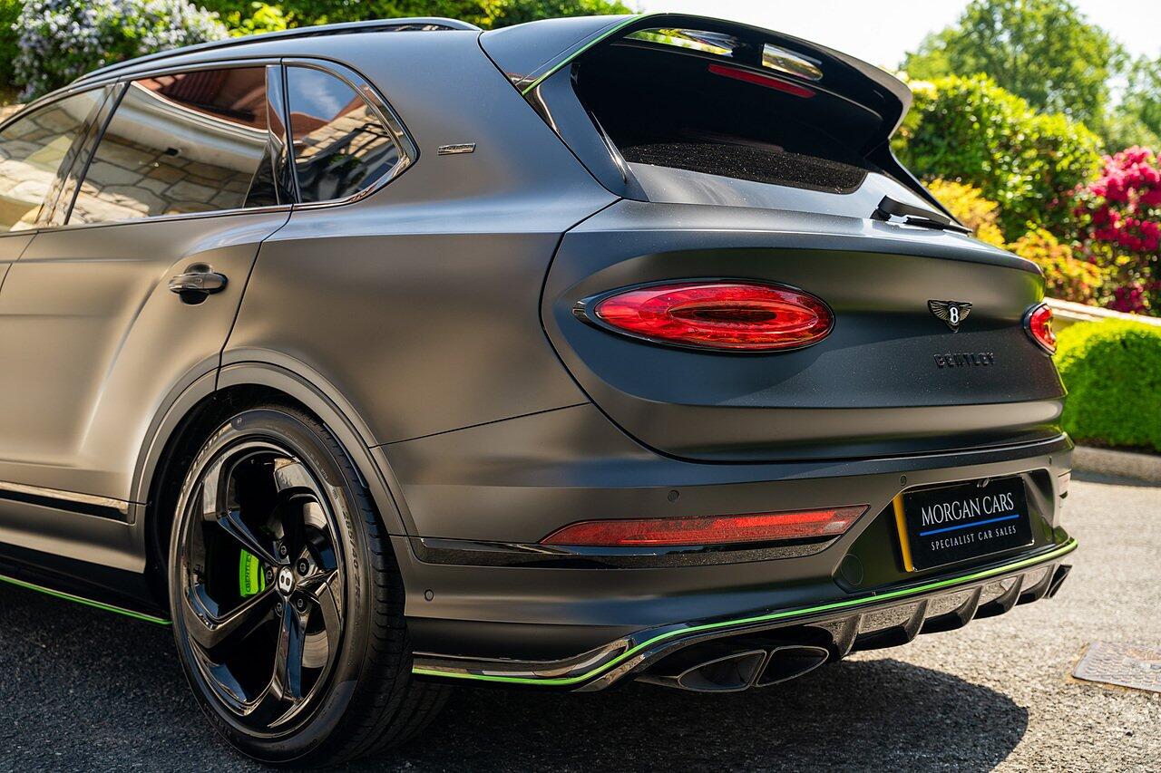 Bentley Bentayga view 12