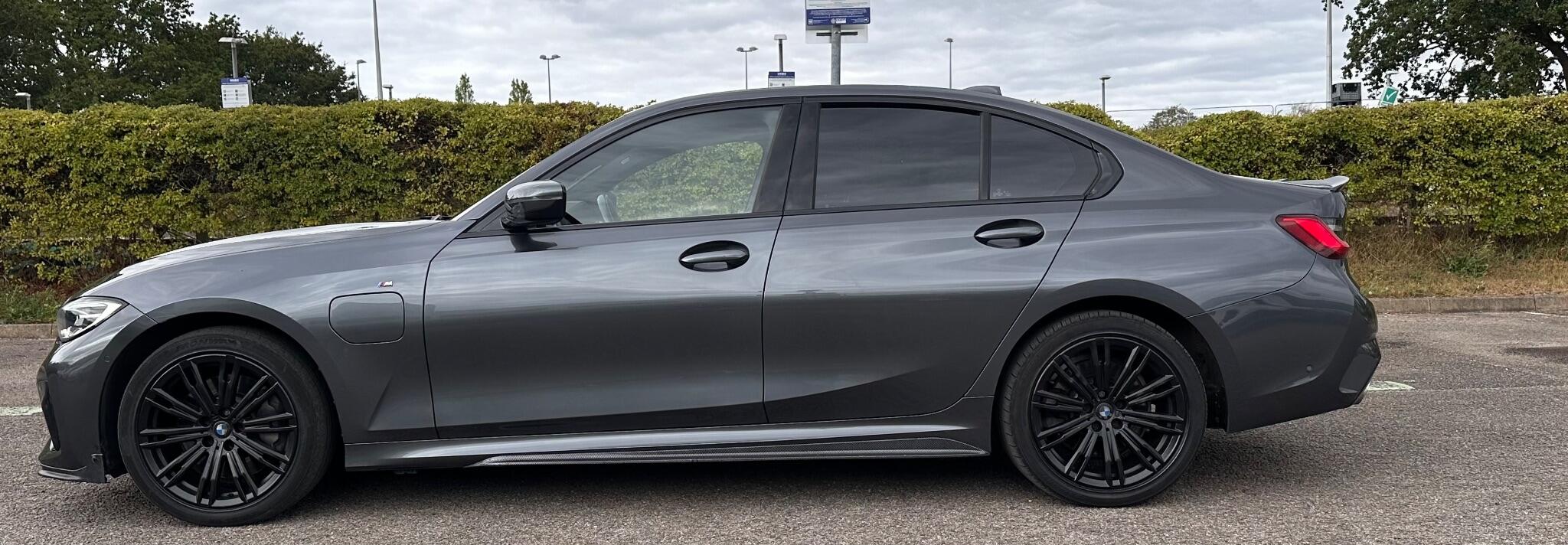 BMW 3 Series view 15