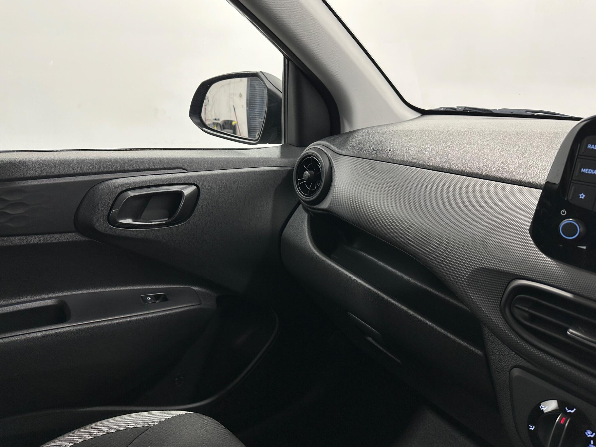Hyundai I10 view 24