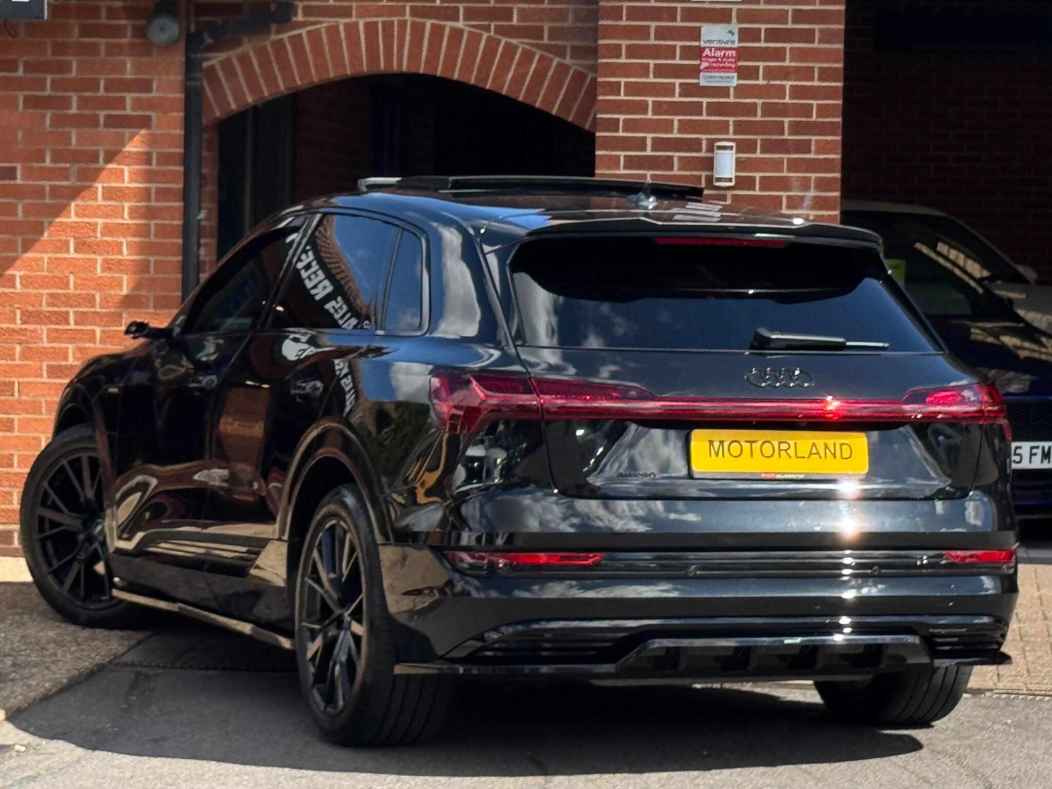 Audi E-Tron view 3