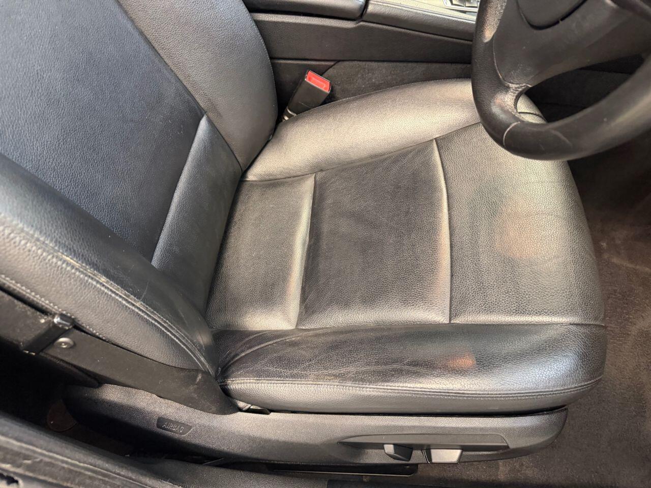 BMW 5 Series view 33