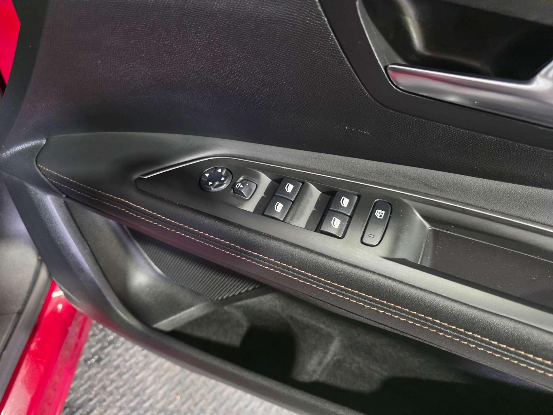 Peugeot 3008 view 14