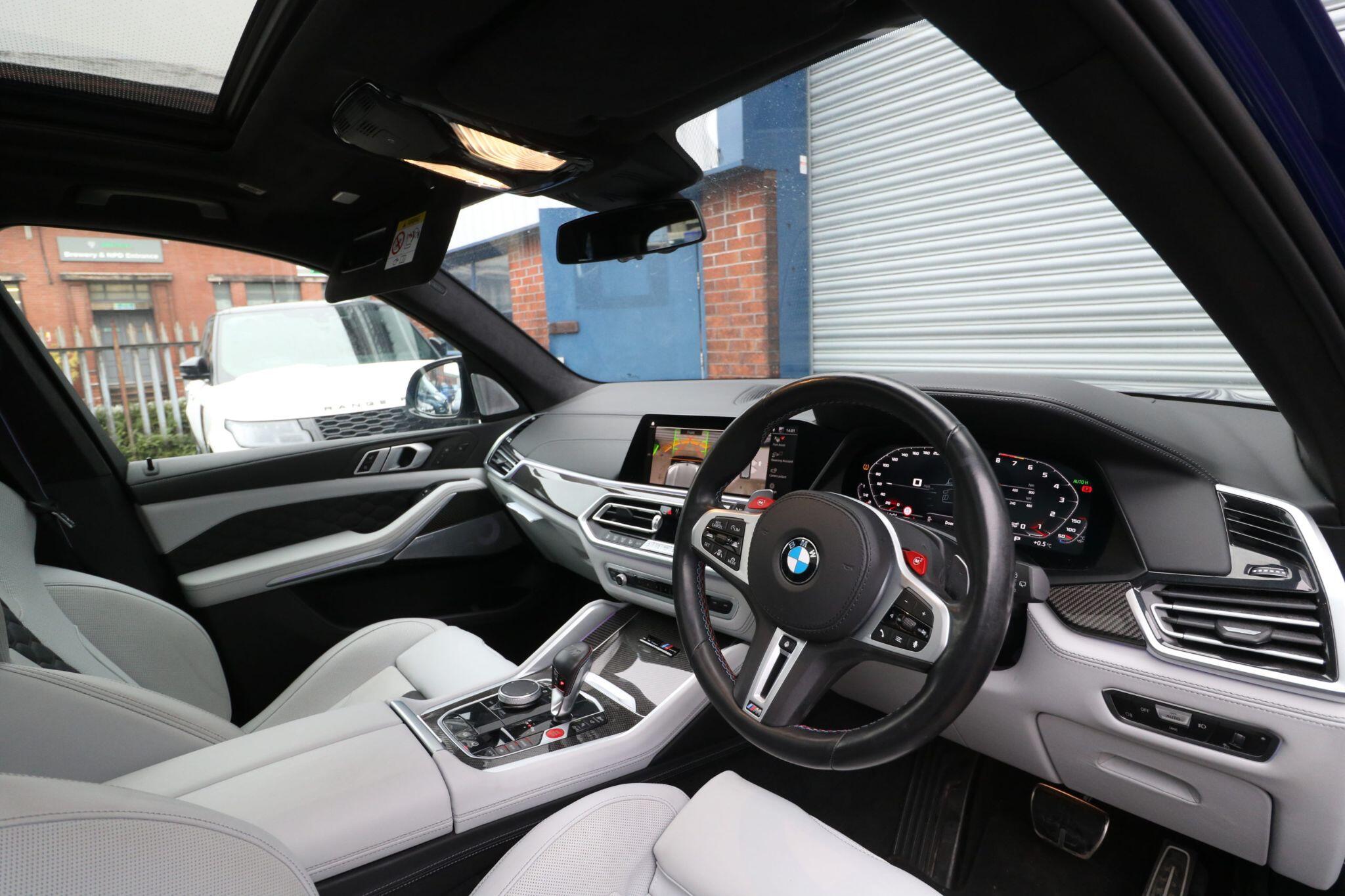 BMW X5 M view 10