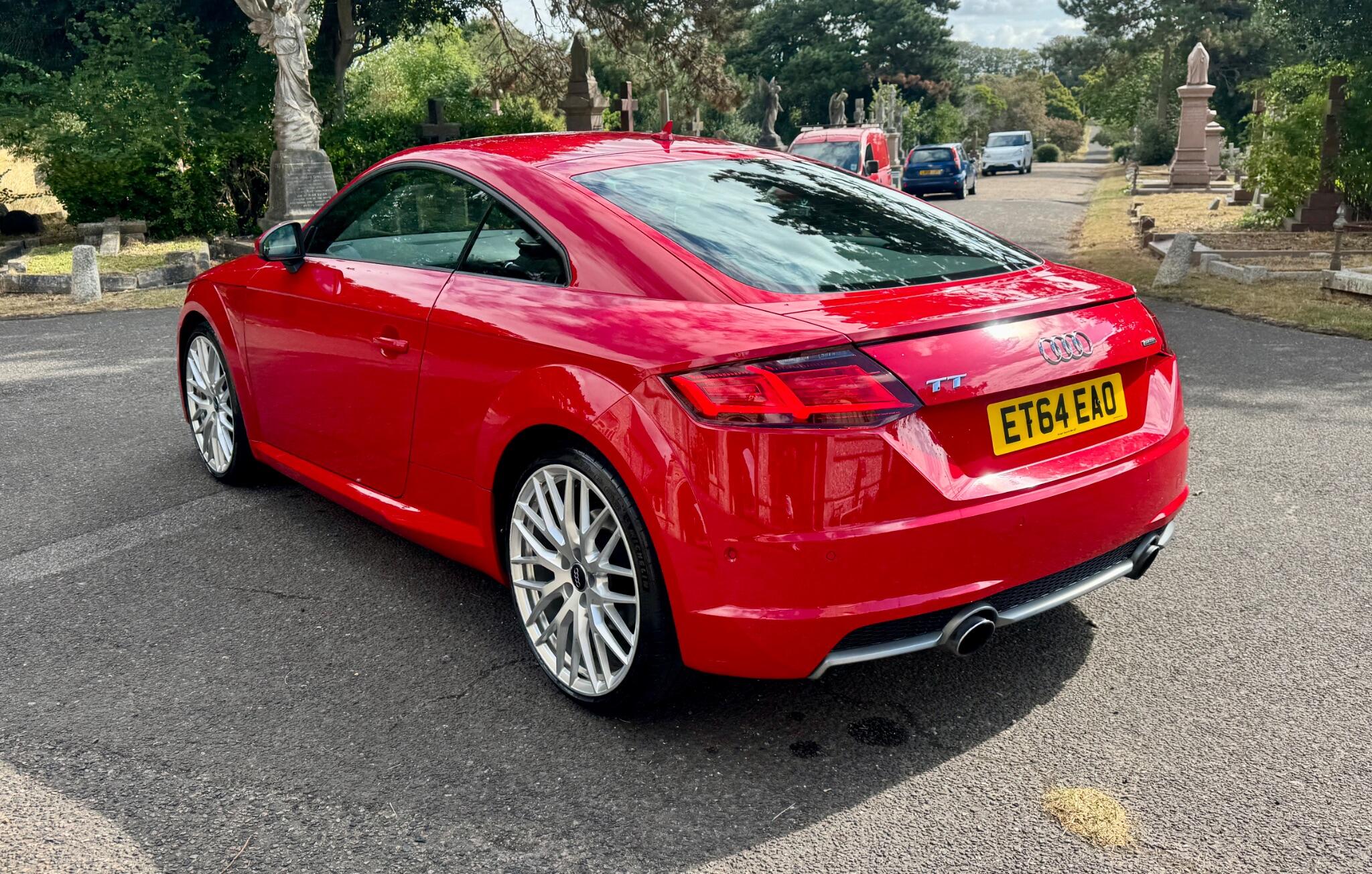 Audi TT view 12