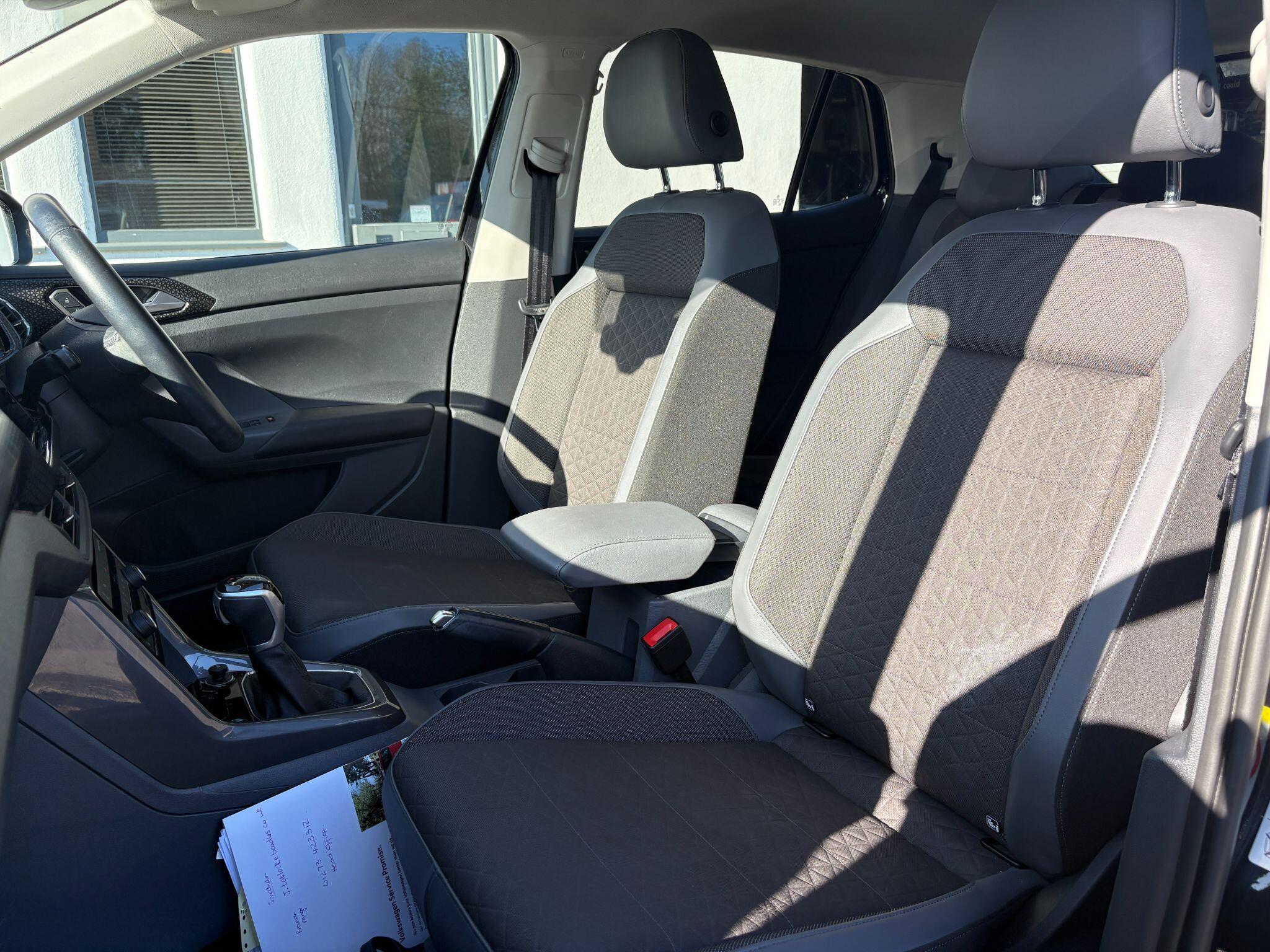 Volkswagen T-Cross view 18