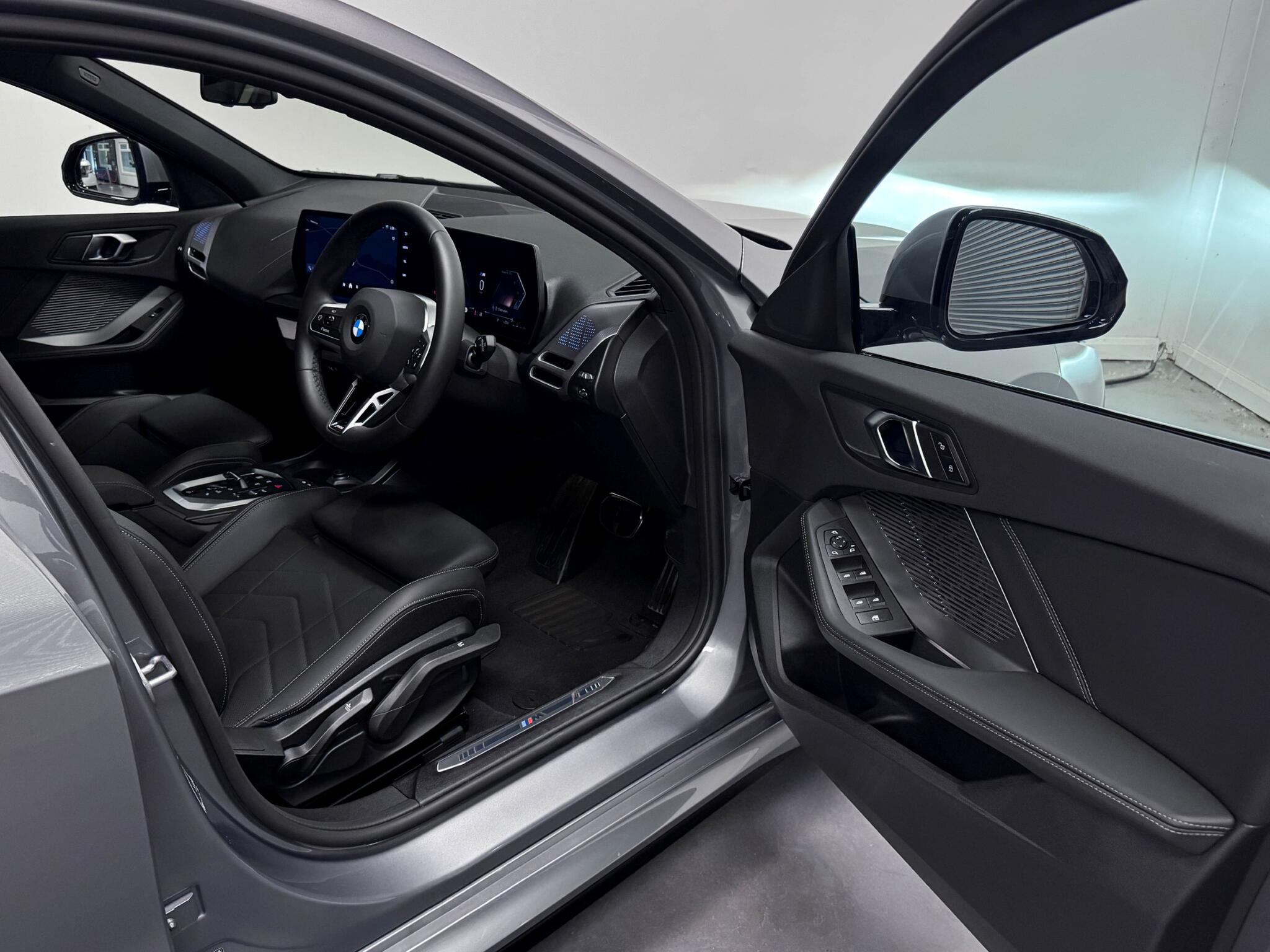 BMW 1 Series view 22