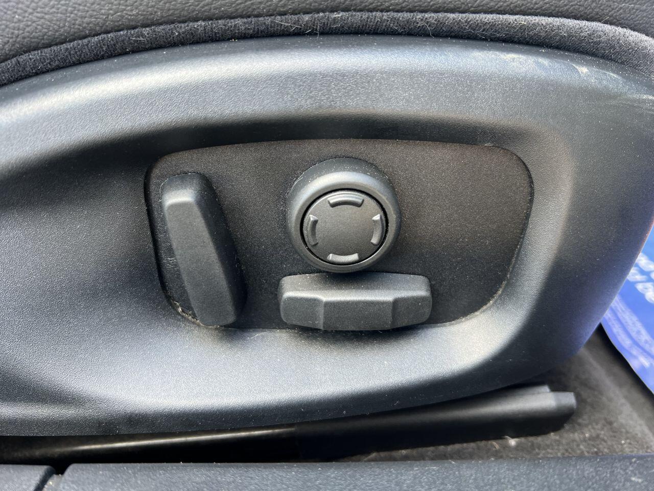 Jaguar XF view 17