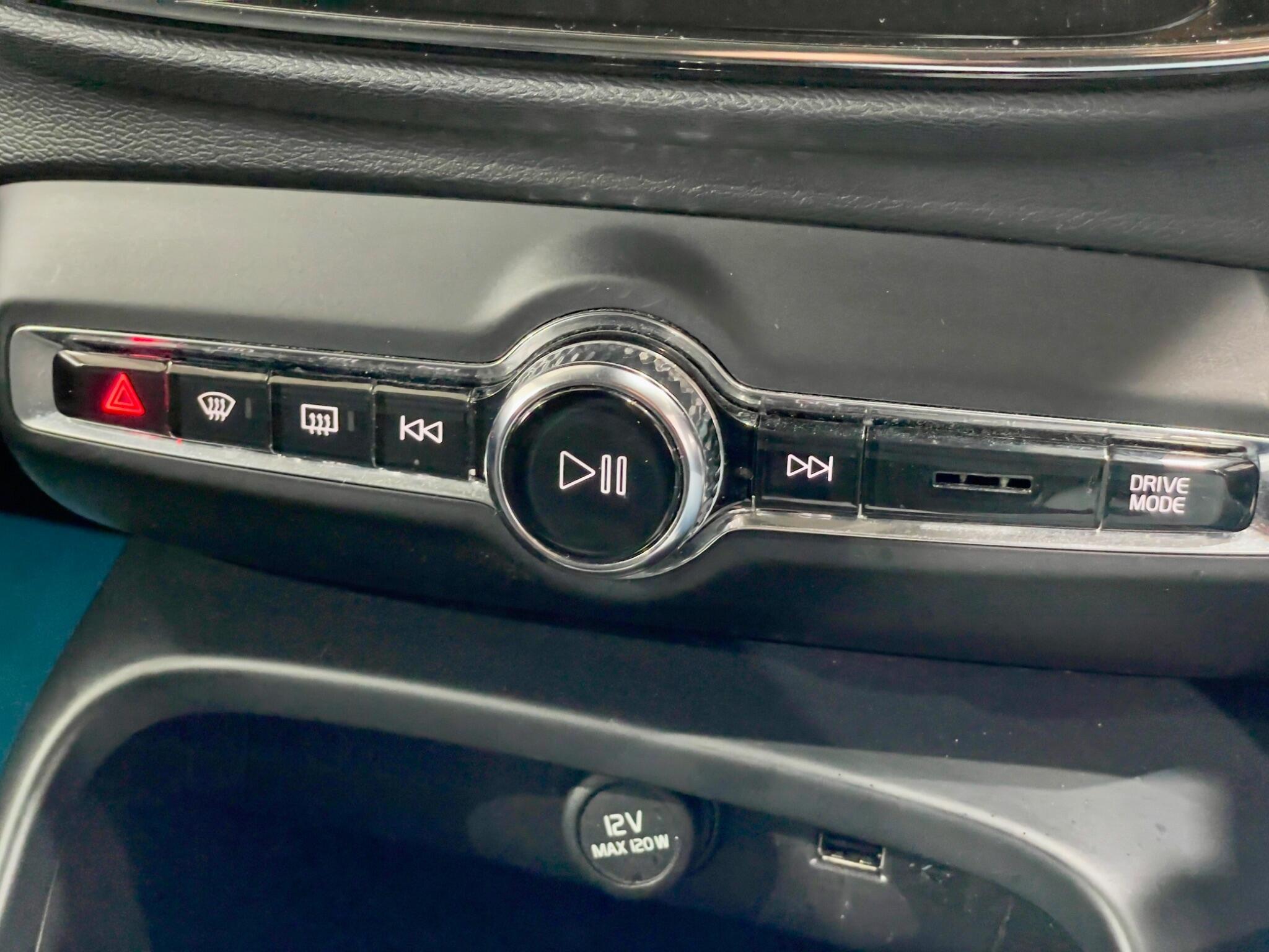 Volvo XC40 view 56