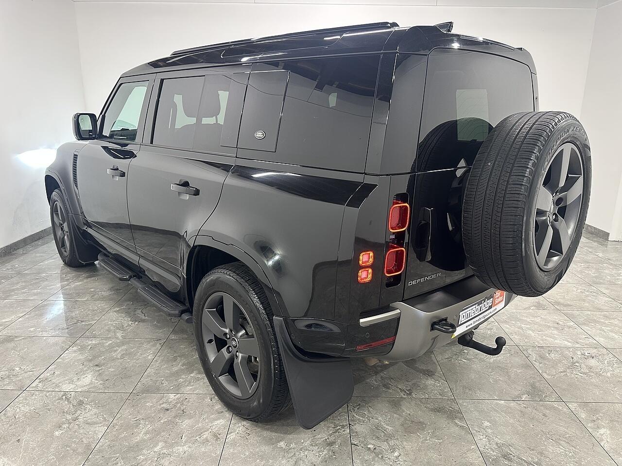 Land Rover Defender view 4