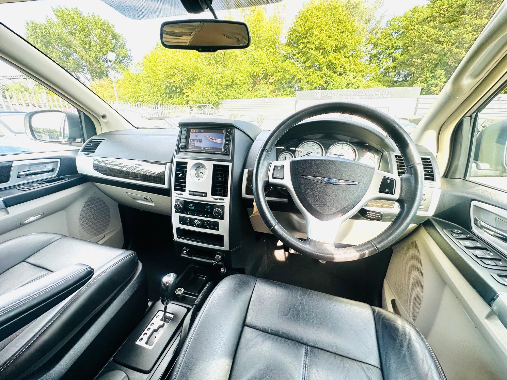 Chrysler Grand Voyager view 23
