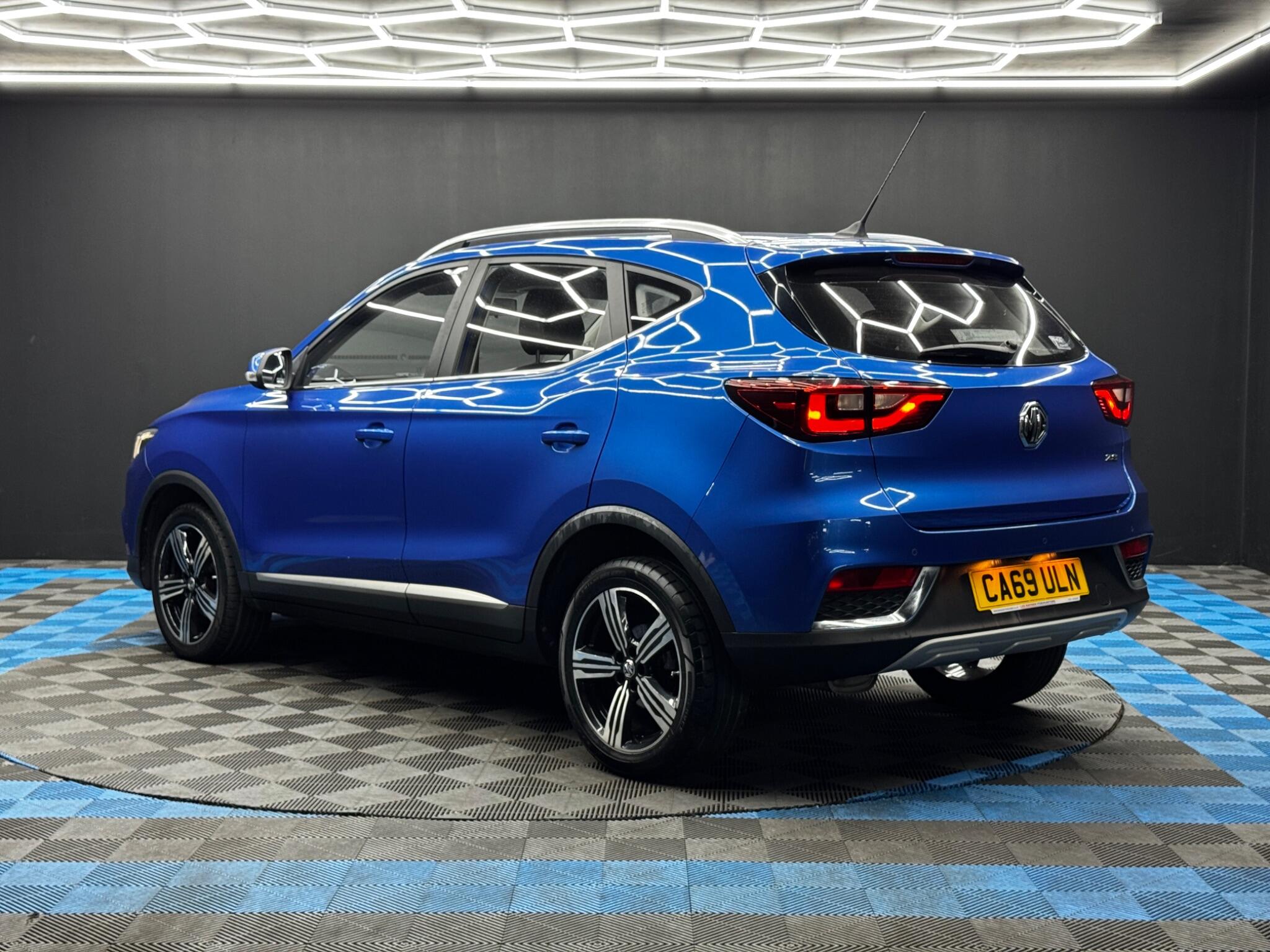 MG ZS view 7