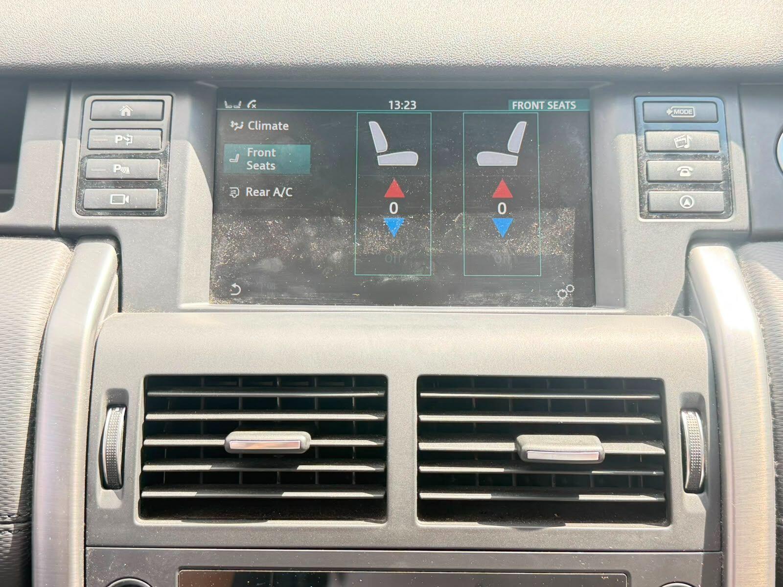 Land Rover Discovery Sport view 26