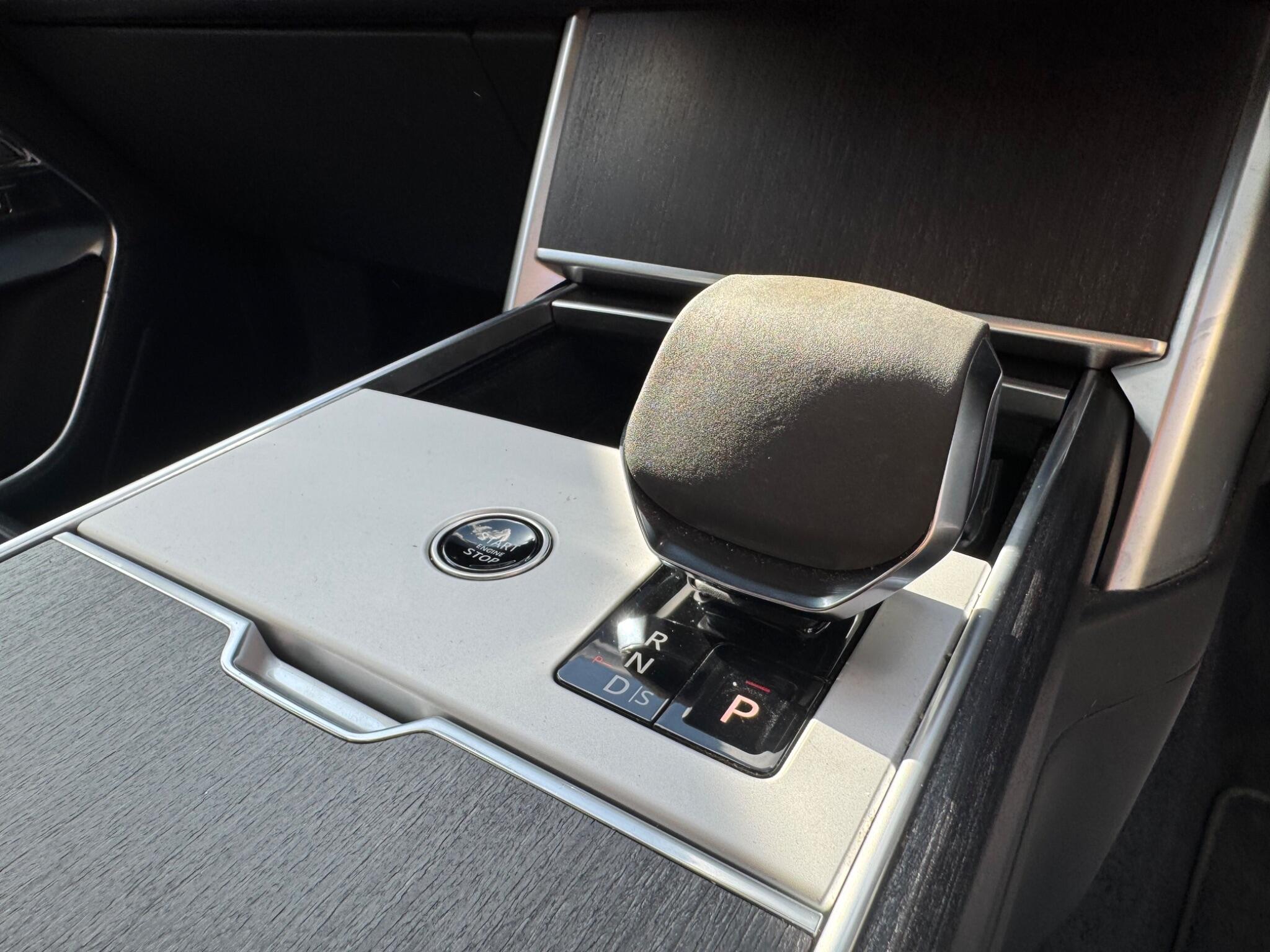 Land Rover Range Rover view 9