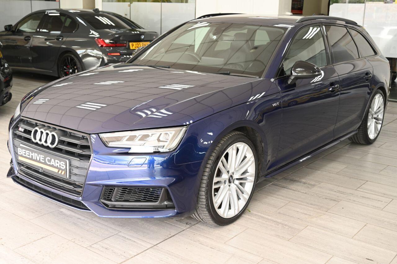 Audi S4 Avant view 5