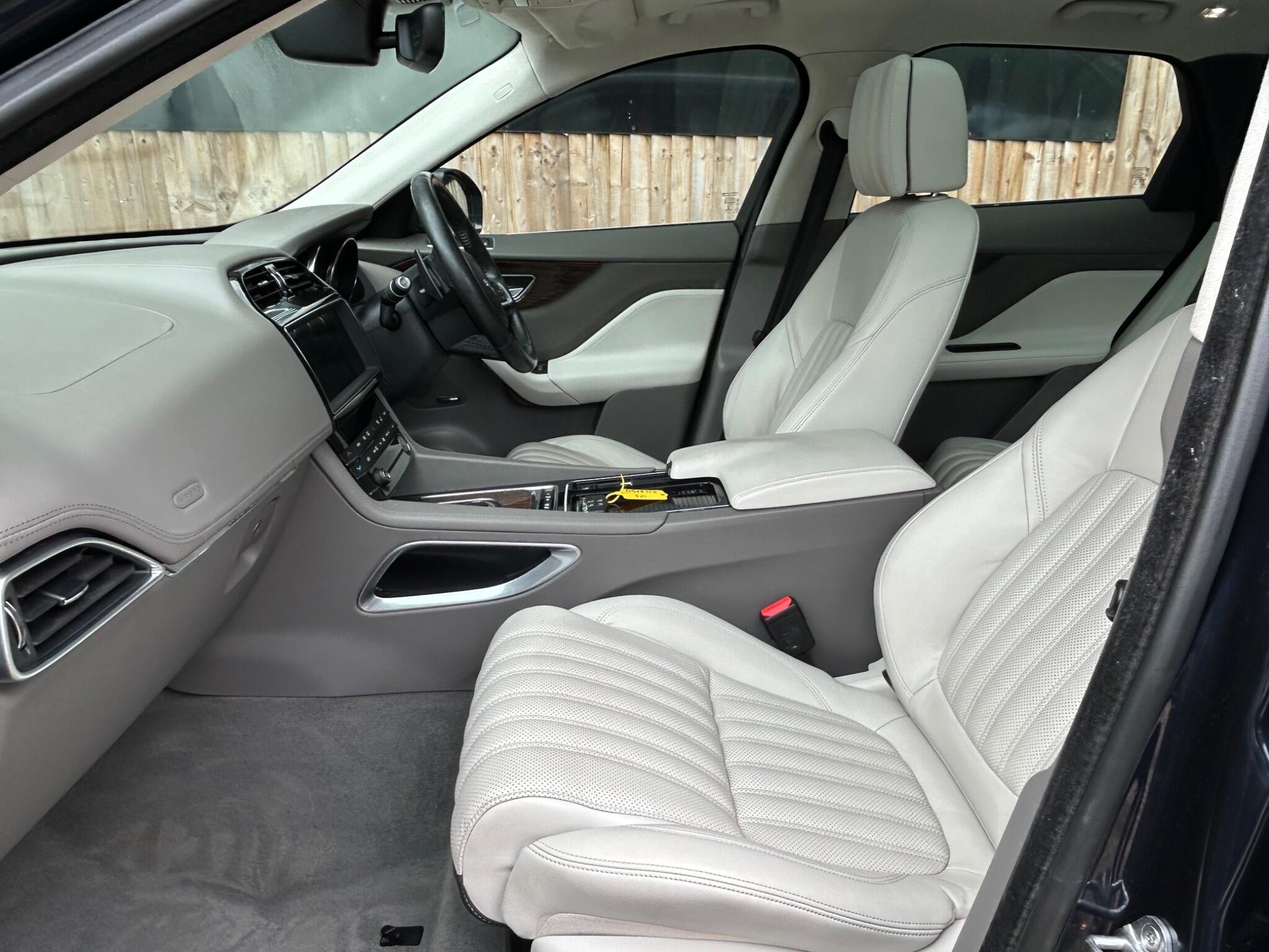 Jaguar F-Pace view 35