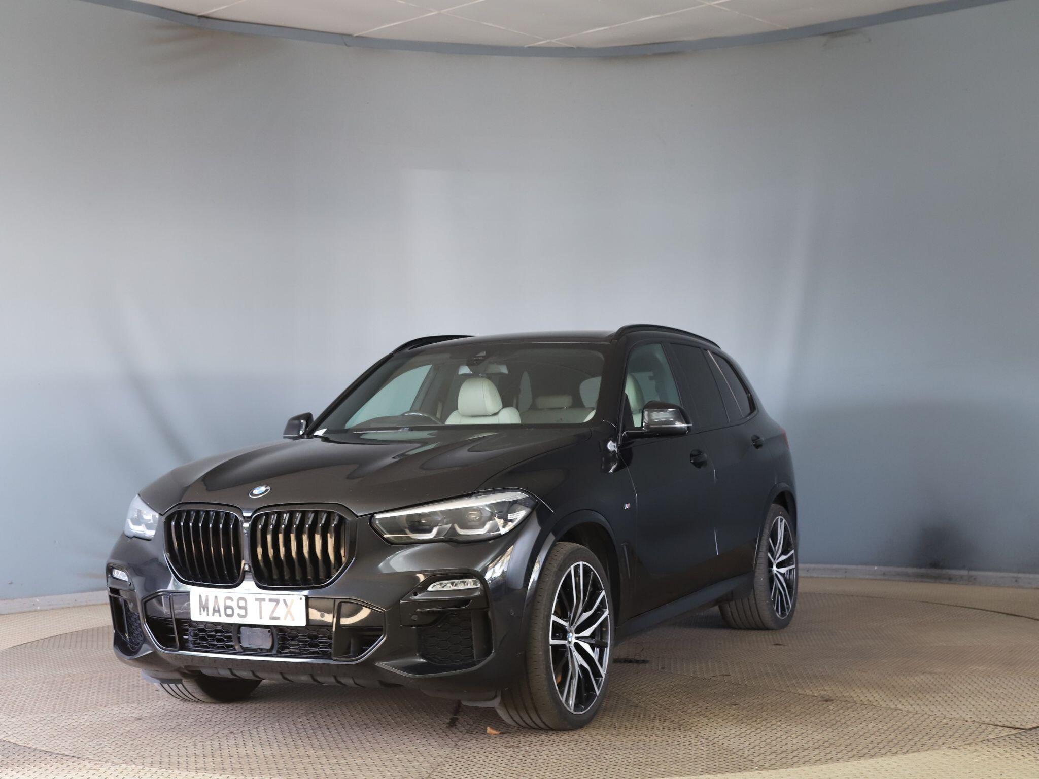 BMW X5 view 3