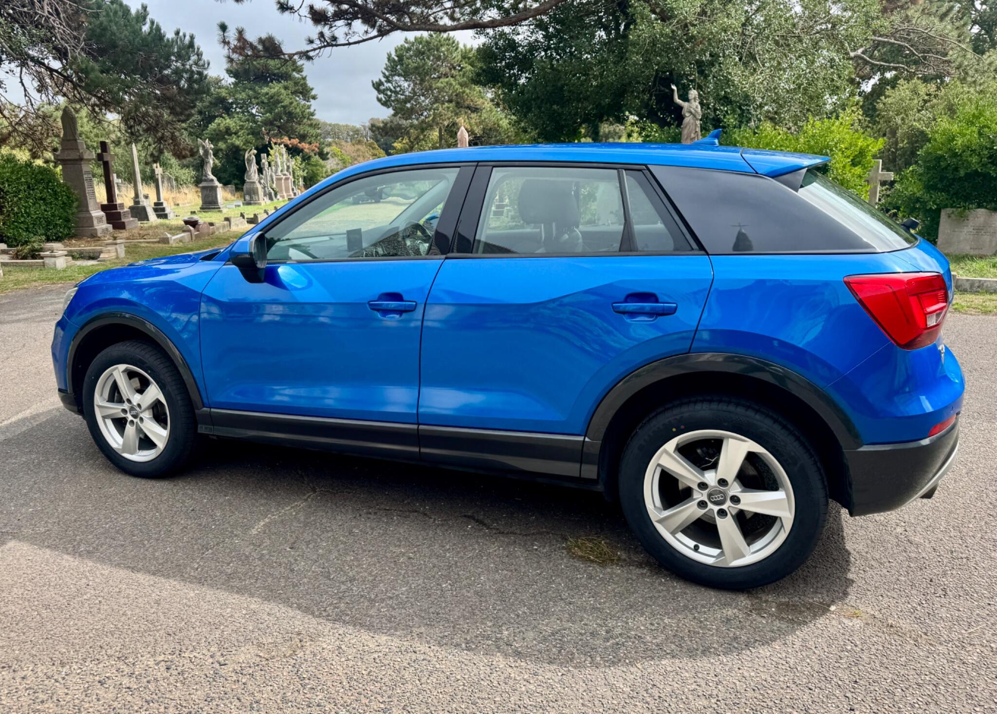 Audi Q2 view 13