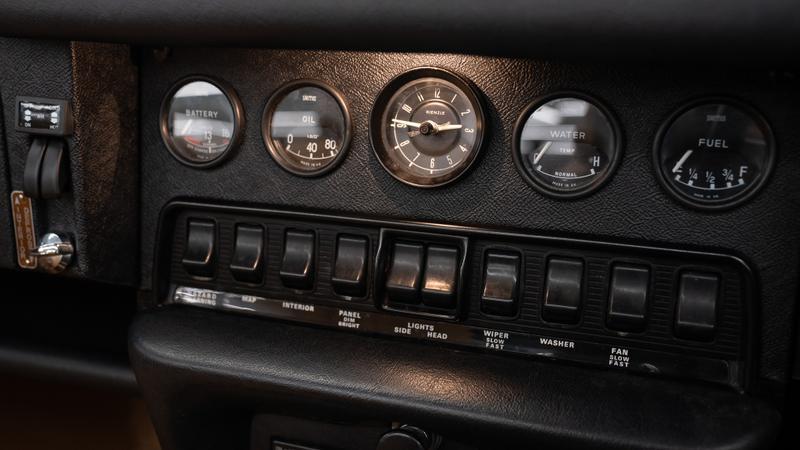 Jaguar E-Type view 25
