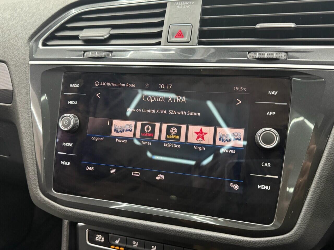 Volkswagen Tiguan view 21