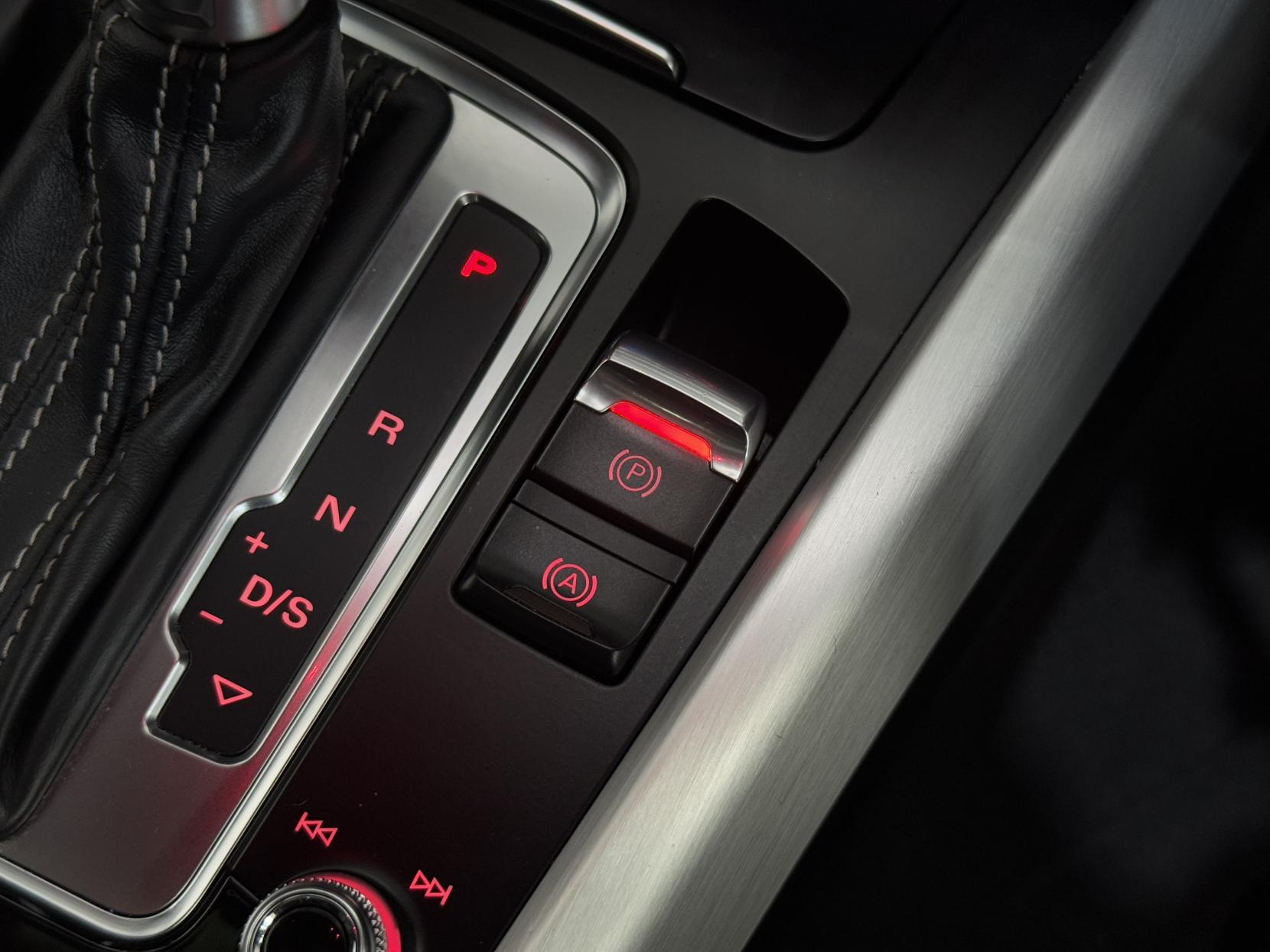 Audi SQ5 view 34