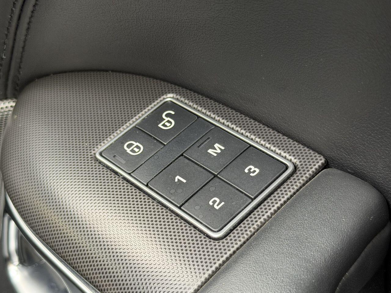 Land Rover Range Rover Sport view 30