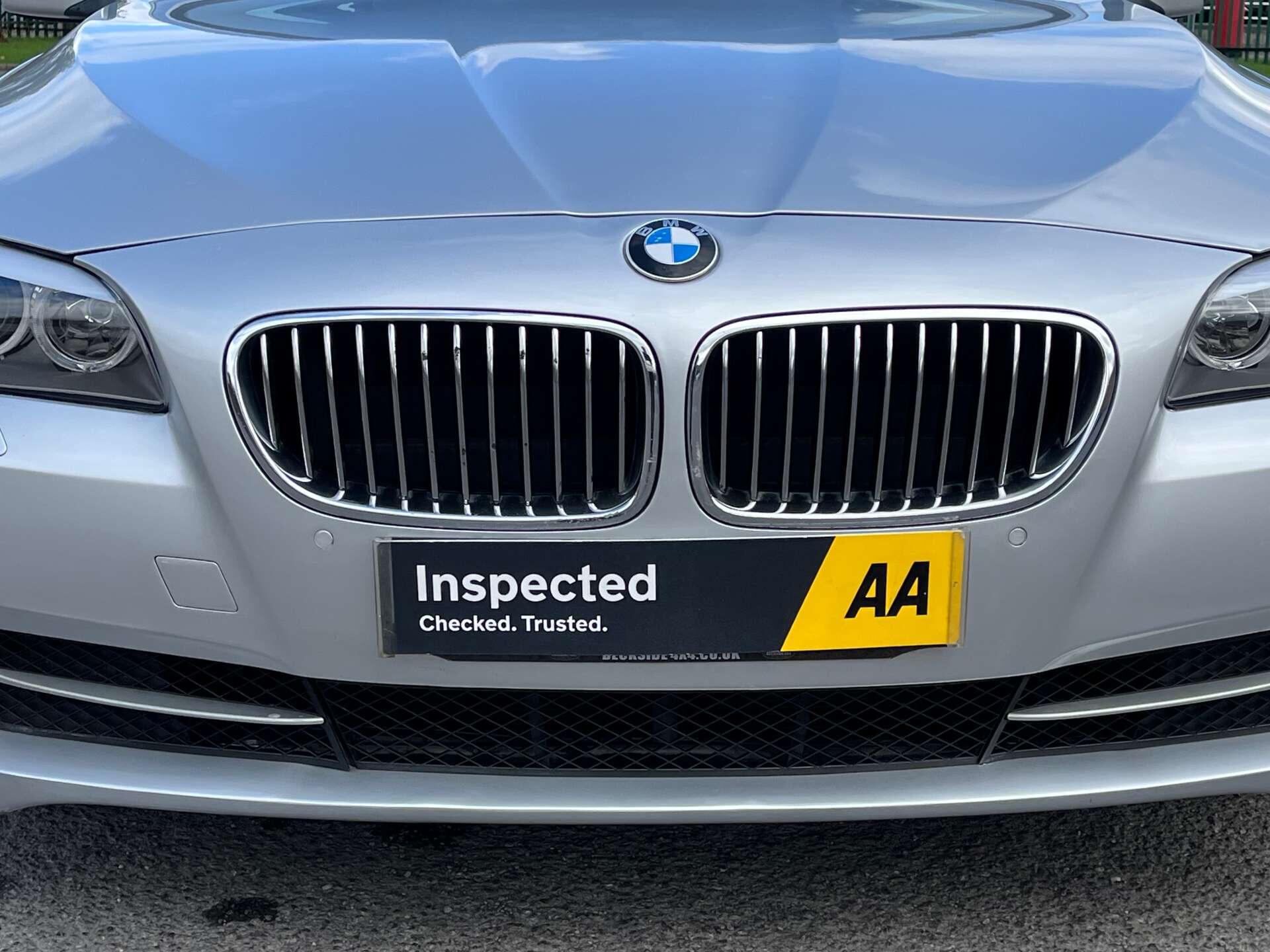 BMW 5 Series view 40