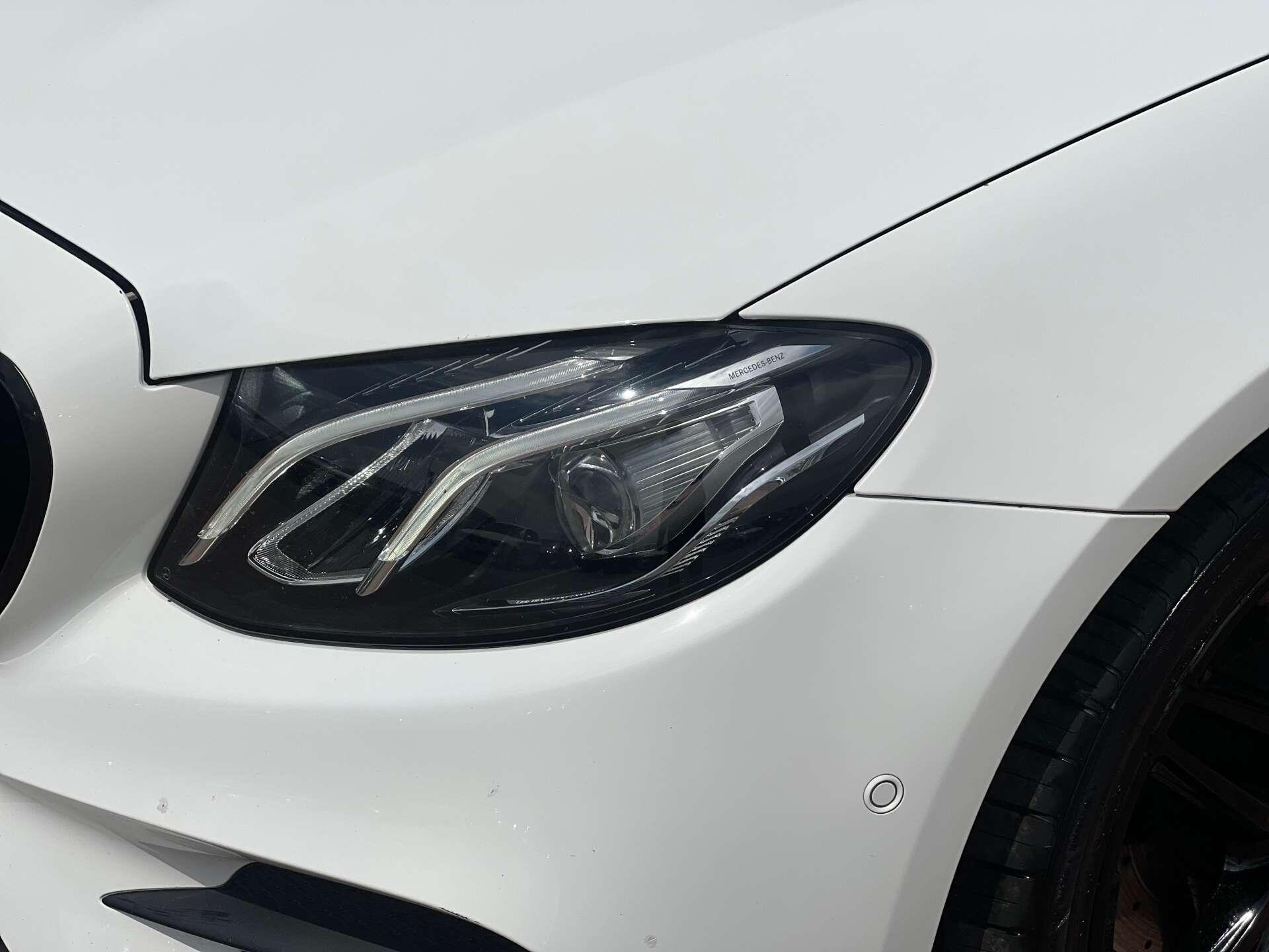 Mercedes-Benz E-Class view 14