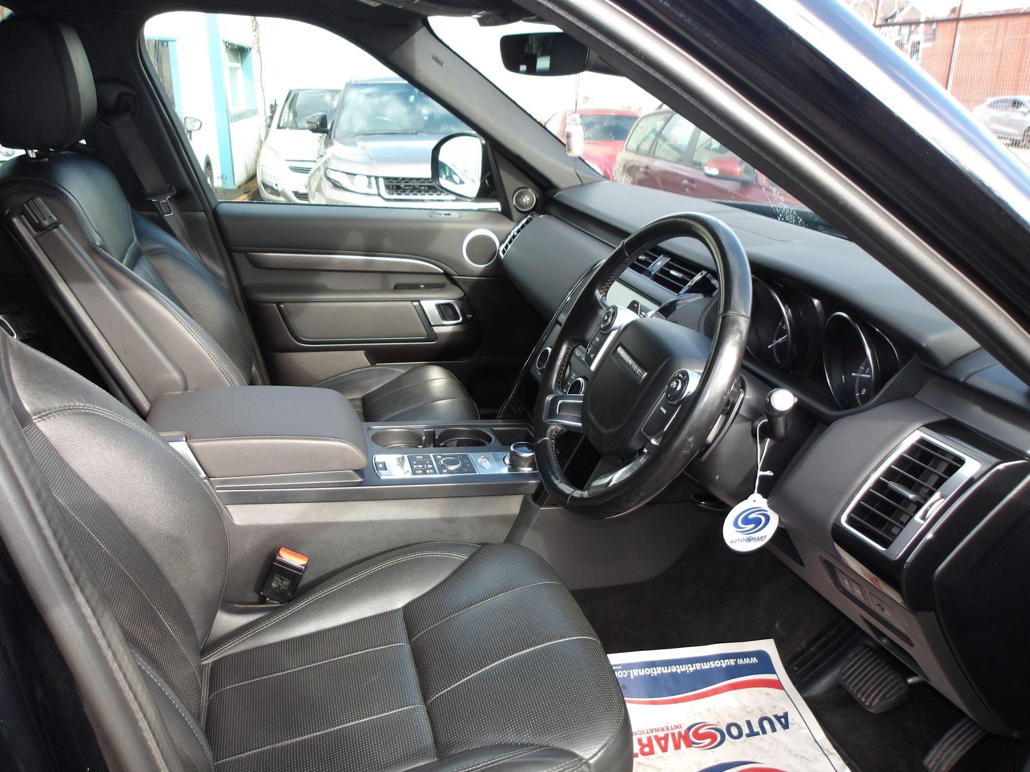 Land Rover Discovery view 9