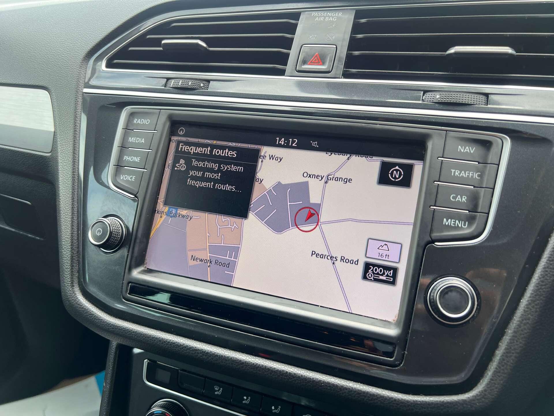 Volkswagen Tiguan view 24