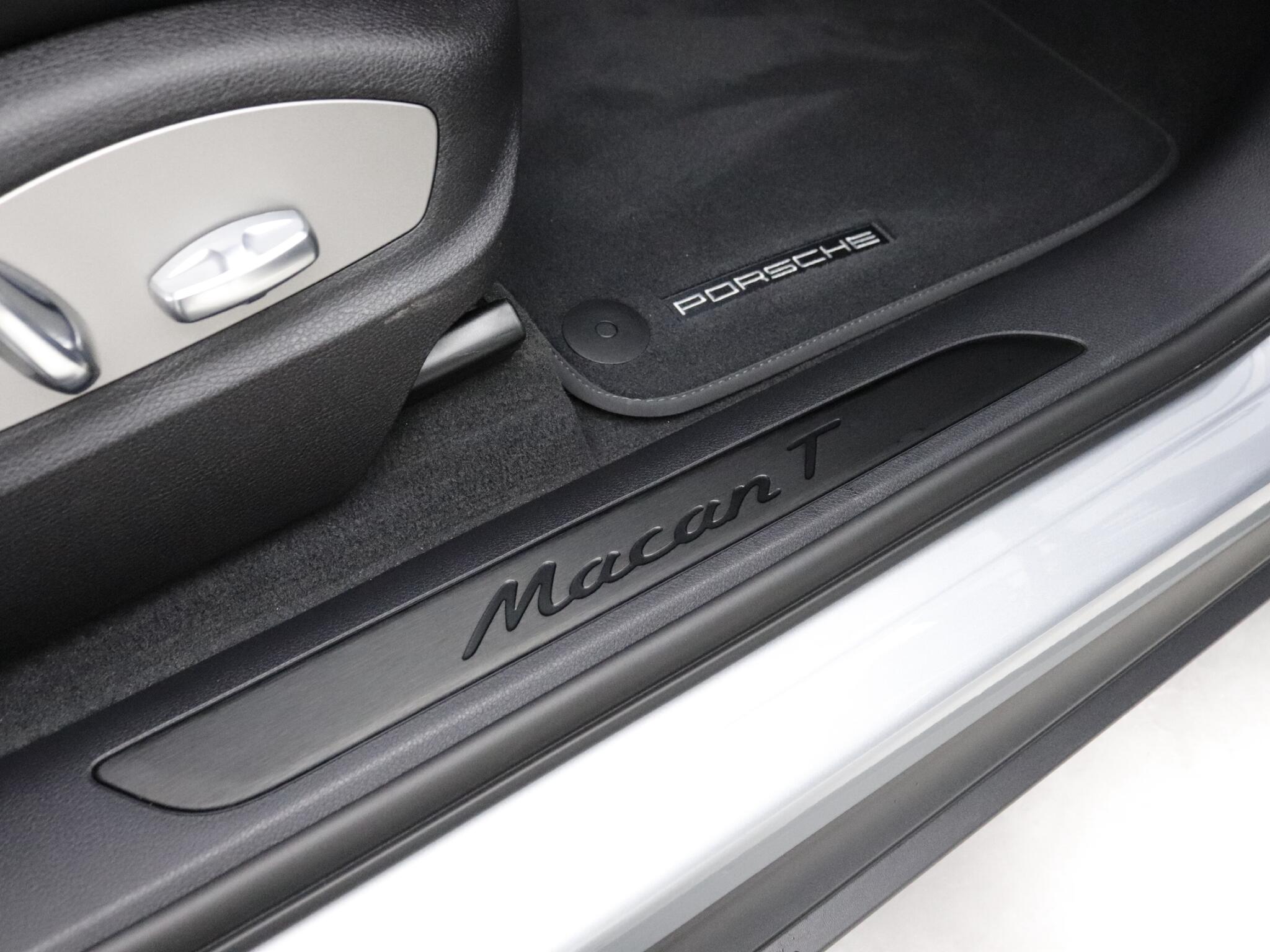Porsche Macan view 29