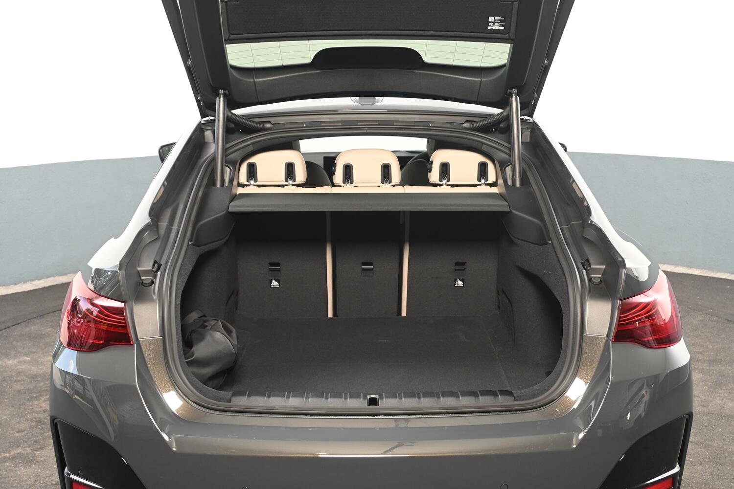 BMW i4 view 23