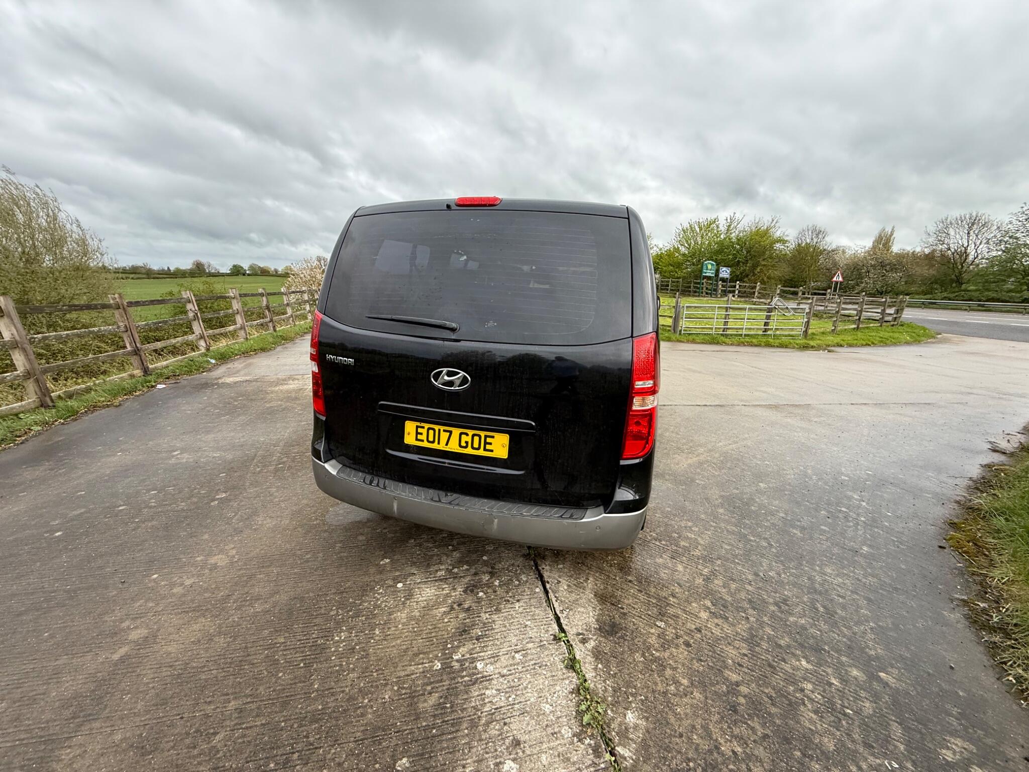 Hyundai i800 2.5 CRDi SE Auto Euro 6 5dr — photo 27 of 100