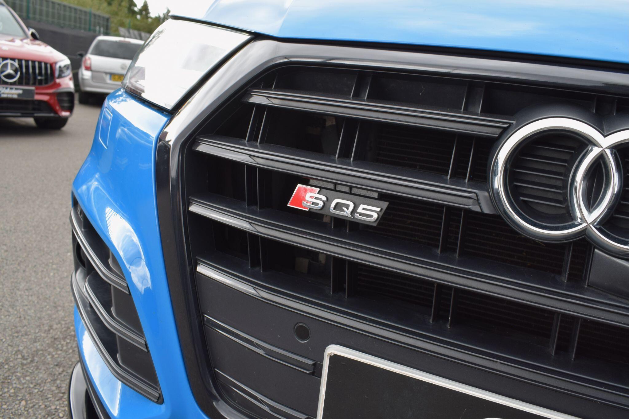 Audi SQ5 view 48