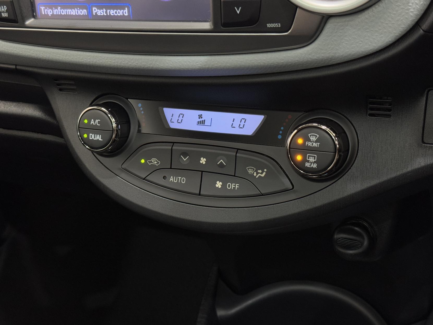 Toyota Yaris view 27