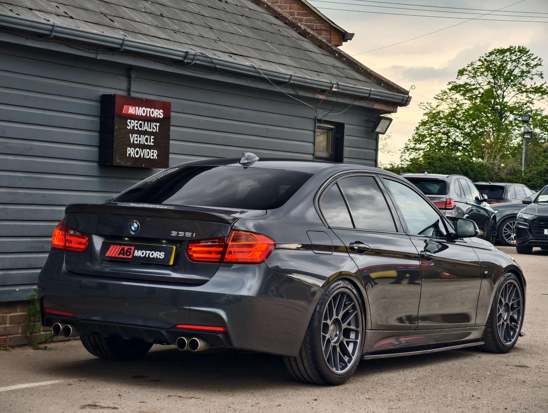 BMW 3 Series view 20