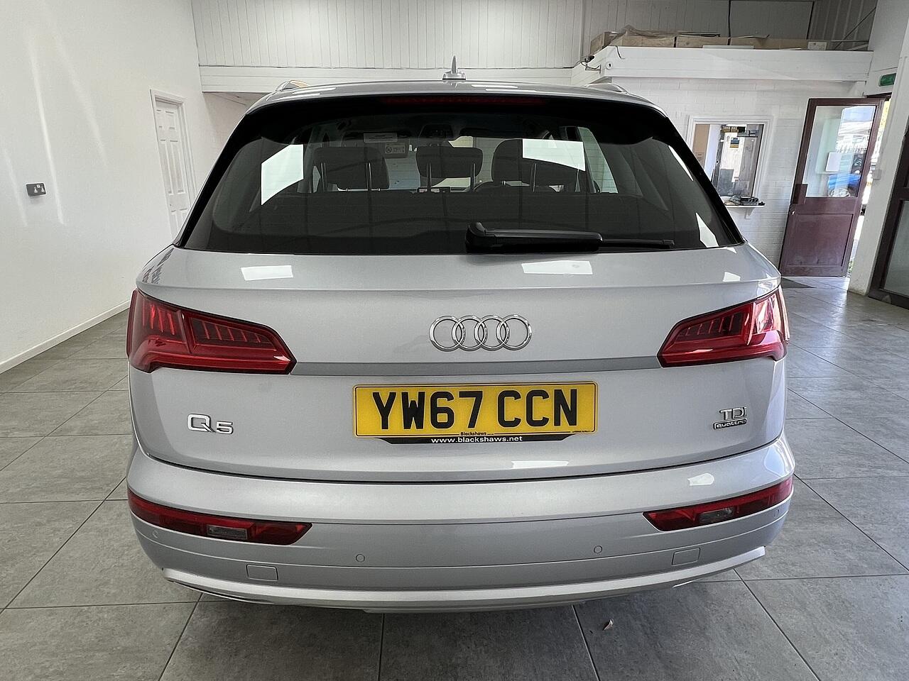 Audi Q5 view 4