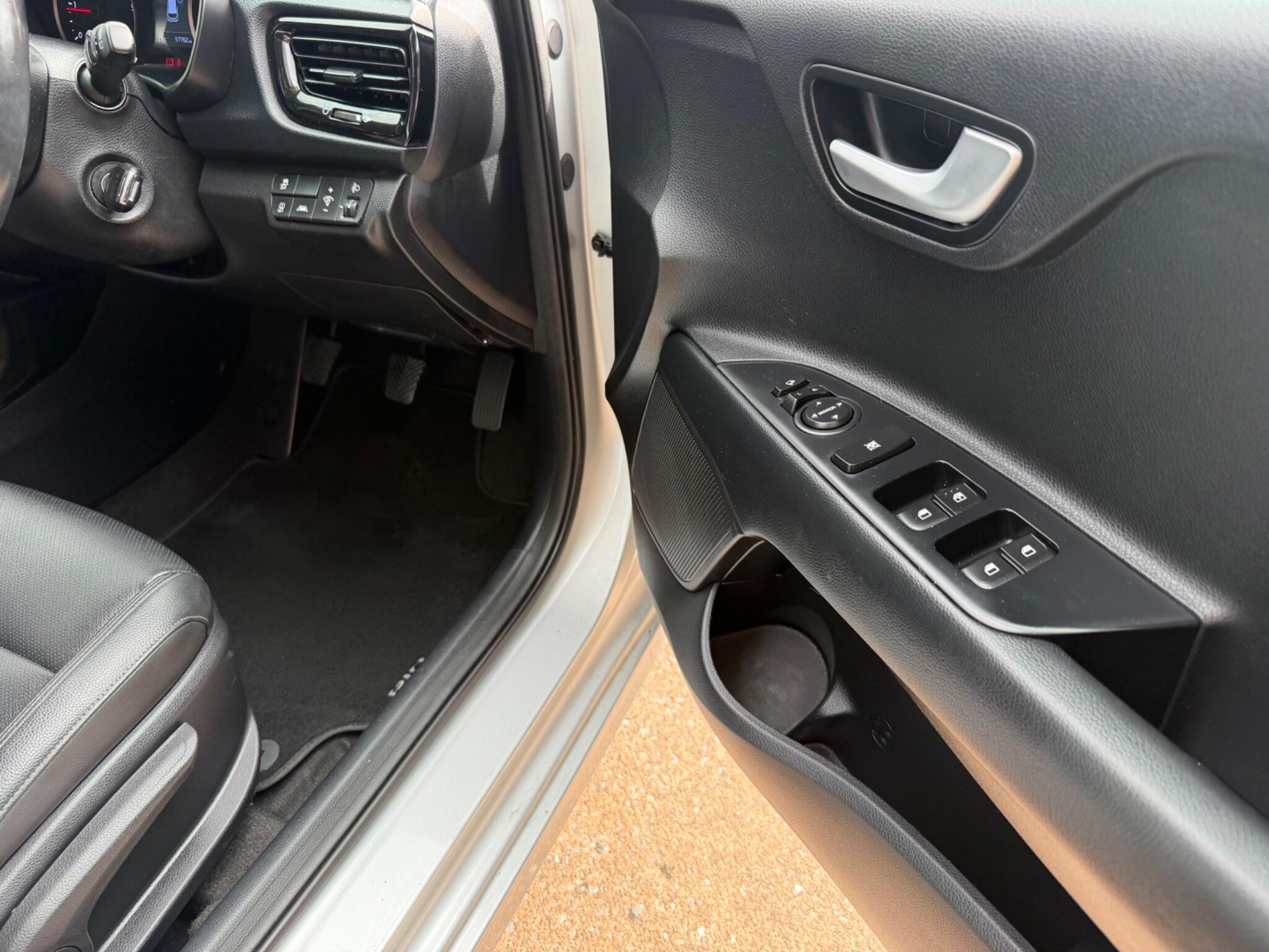 Kia Rio view 8
