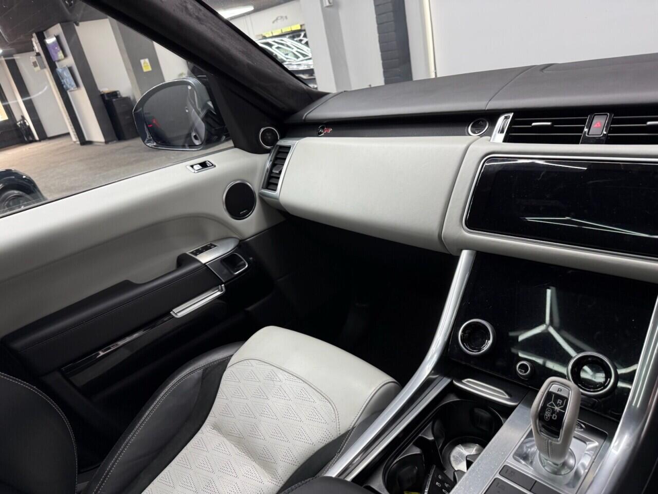 Land Rover Range Rover Sport view 41