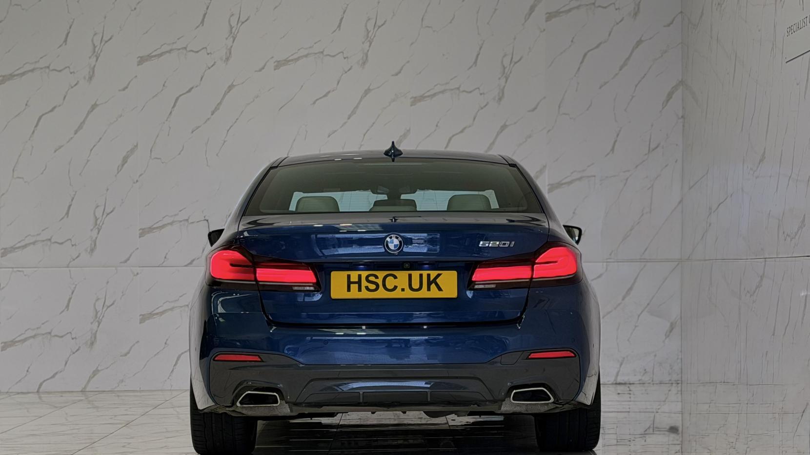 BMW 5 Series view 7