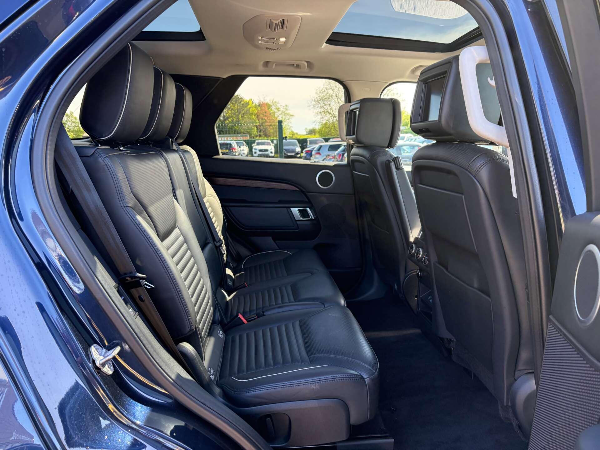 Land Rover Discovery 3 view 35