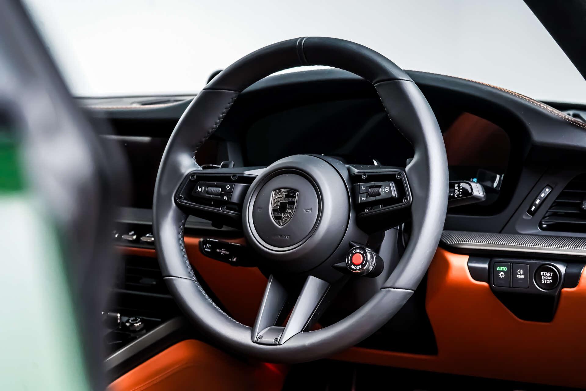 Porsche 911 view 31